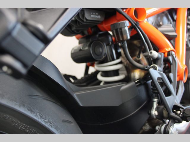ktm - 1290-super-duke-r