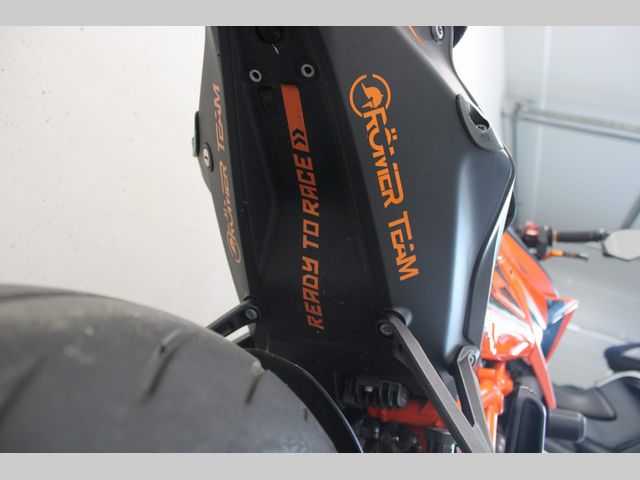 ktm - 1290-super-duke-r