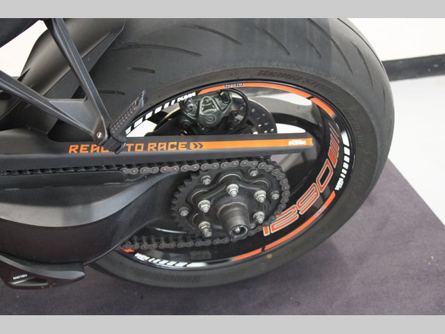 ktm - 1290-super-duke-r