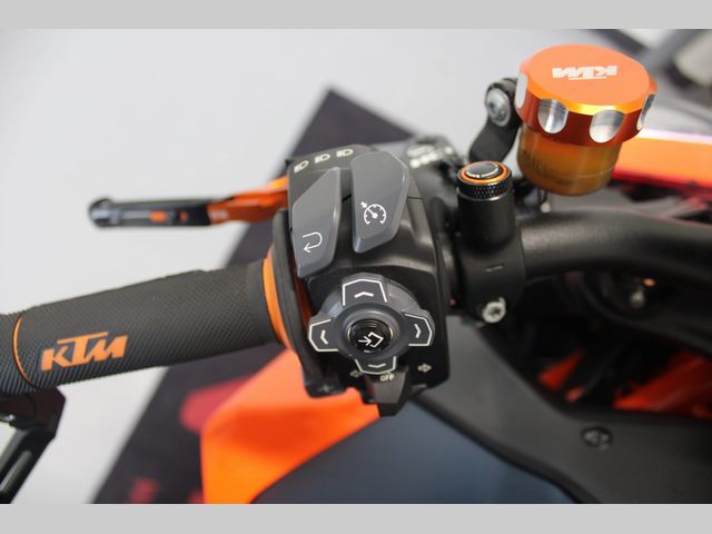 ktm - 1290-super-duke-r