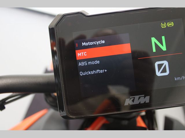ktm - 1290-super-duke-r