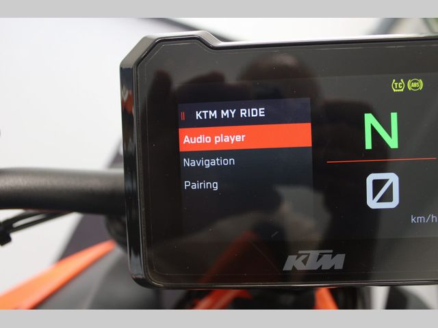 ktm - 1290-super-duke-r
