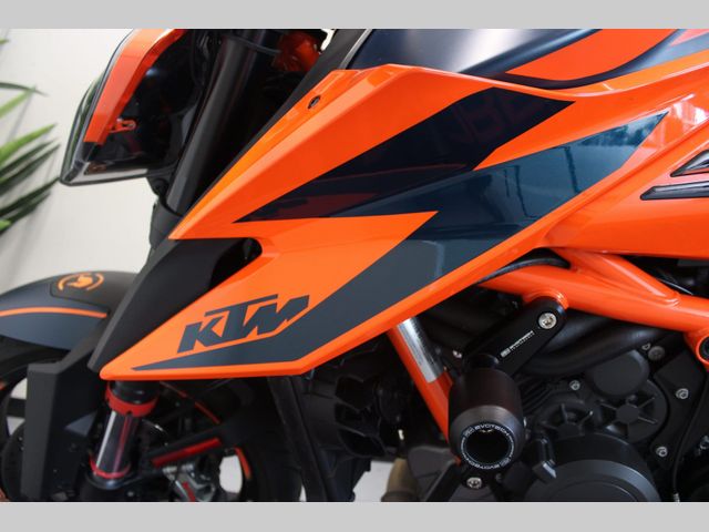 ktm - 1290-super-duke-r