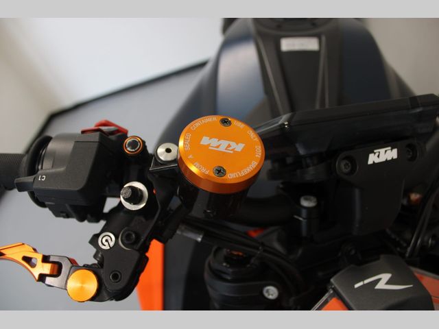 ktm - 1290-super-duke-r