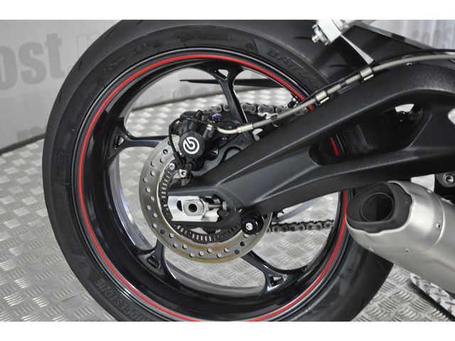 triumph - street-triple-r