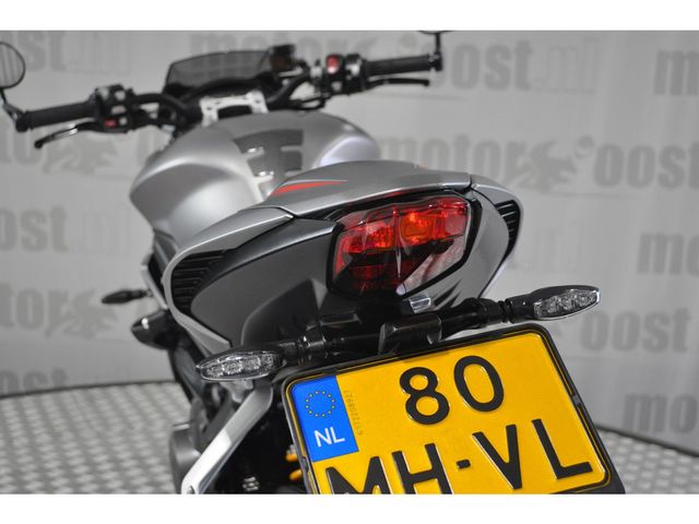triumph - street-triple-r