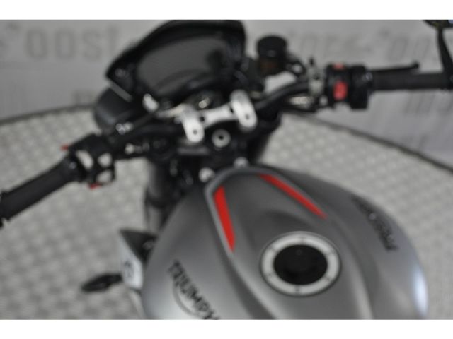 triumph - street-triple-r