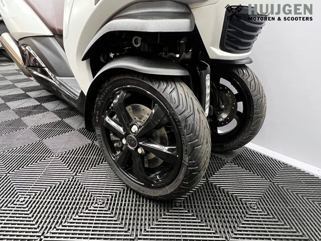 peugeot - metropolis-400