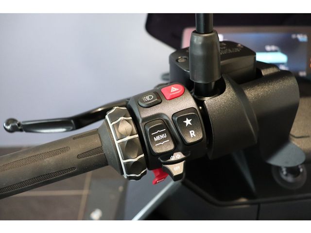 bmw - ce-04