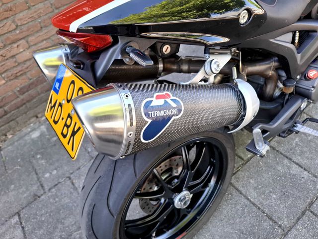 ducati - monster-696