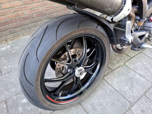 ducati - monster-696