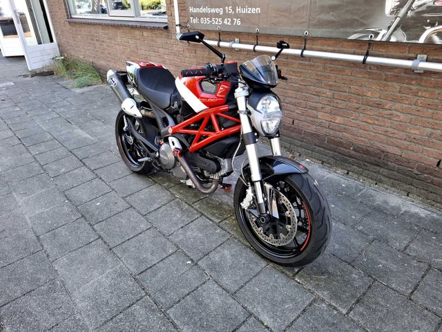 ducati - monster-696