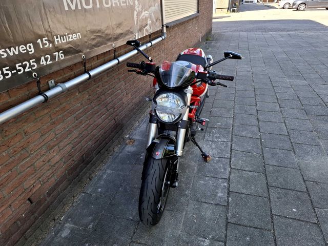 ducati - monster-696