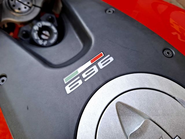 ducati - monster-696