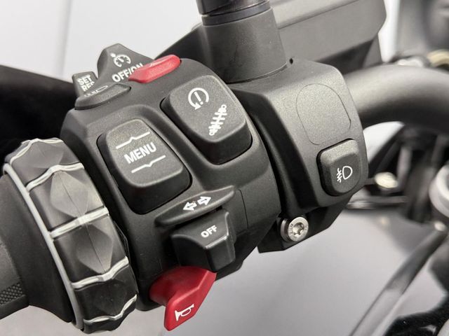 bmw - r-1250-gs-triple-black