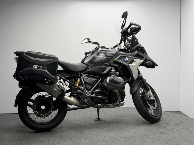 bmw - r-1250-gs-triple-black
