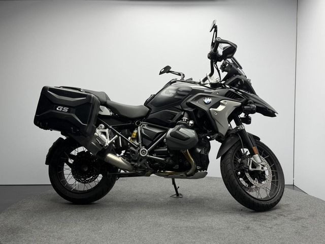 bmw - r-1250-gs-triple-black