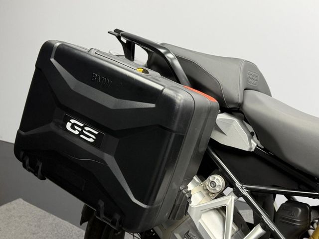 bmw - r-1250-gs-triple-black