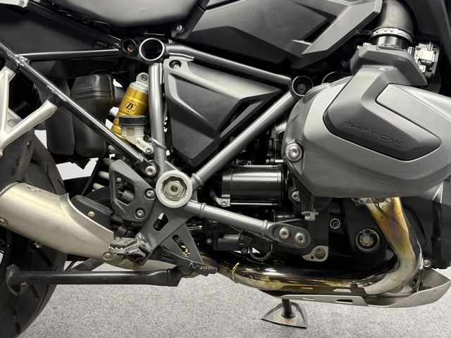 bmw - r-1250-gs-triple-black