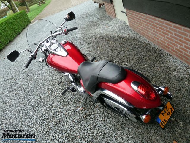 kawasaki - vn-900-custom