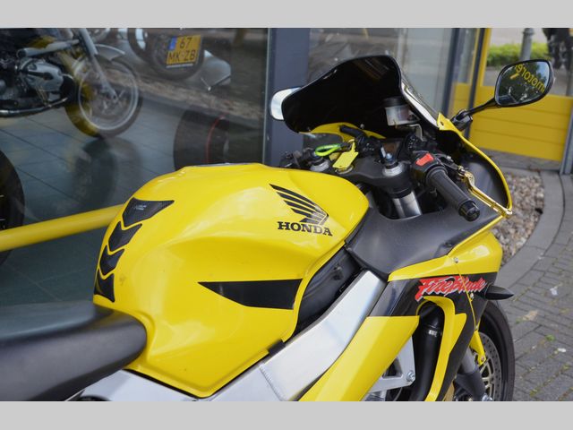 honda - cbr-900-rr-fireblade