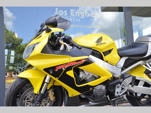 honda - cbr-900-rr-fireblade