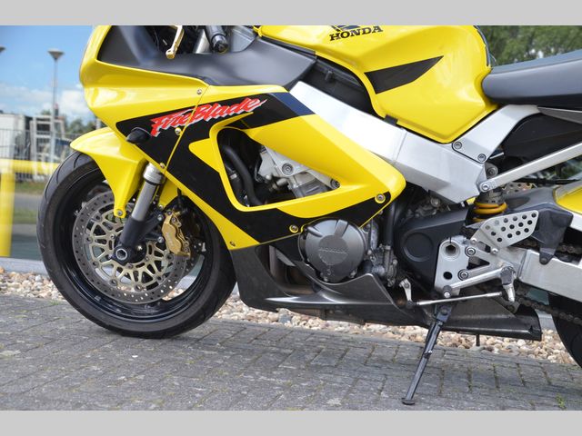 honda - cbr-900-rr-fireblade