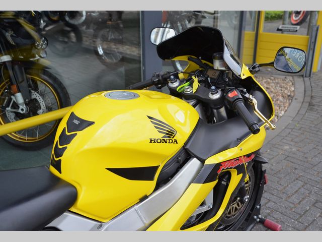 honda - cbr-900-rr-fireblade