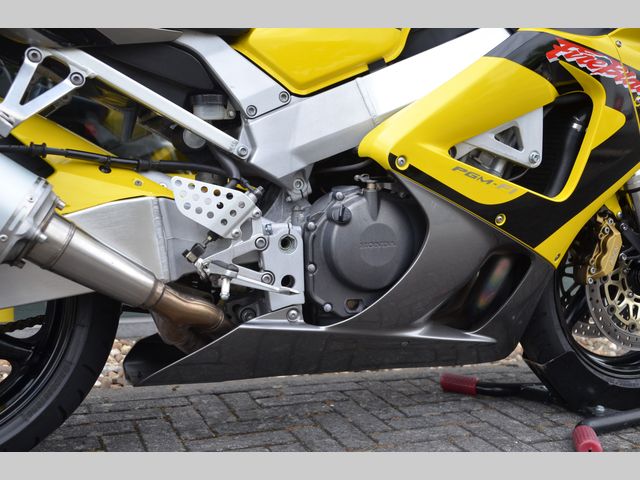 honda - cbr-900-rr-fireblade