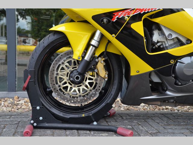 honda - cbr-900-rr-fireblade