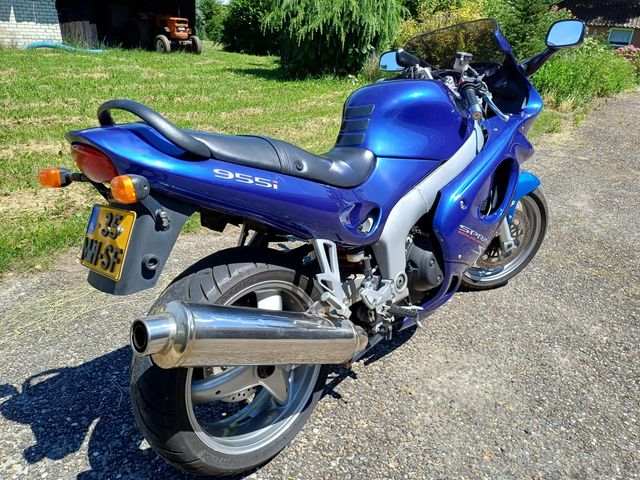 triumph - sprint-st-955