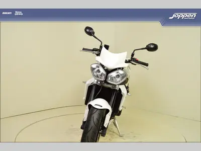 TRIUMPH STREET TRIPLE R ABS – foto 3