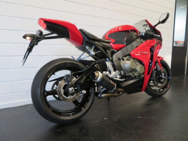 honda - cbr-1000-rr-fireblade