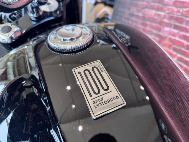 bmw - r-18