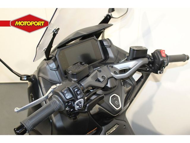 yamaha - tmax-tech-max-560