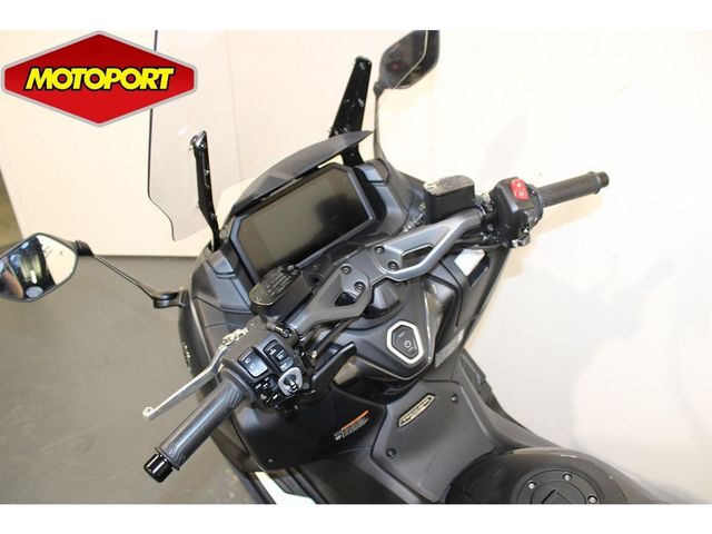 yamaha - tmax-tech-max-560