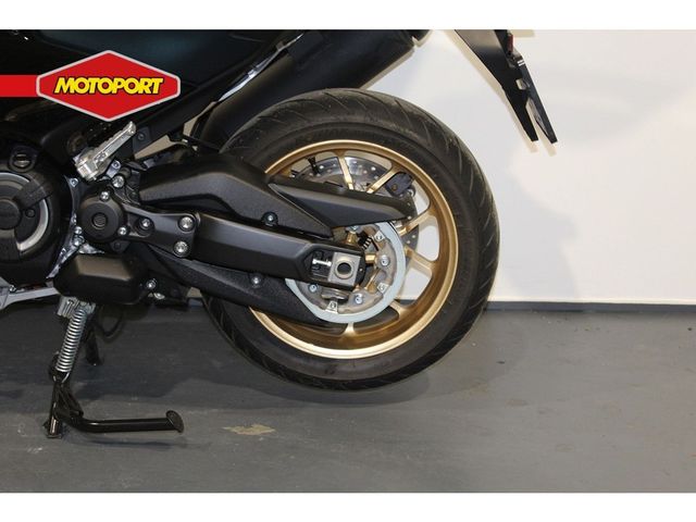 yamaha - tmax-tech-max-560