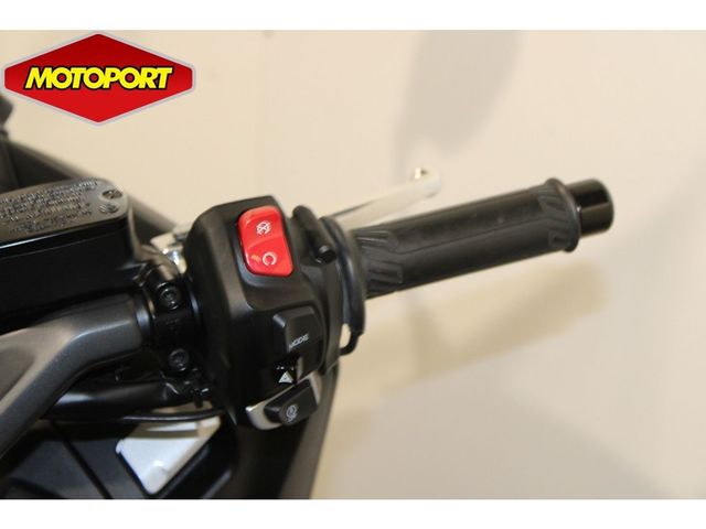 yamaha - tmax-tech-max-560