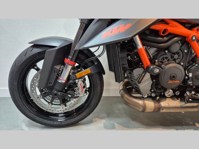 ktm - 1290-super-duke-r