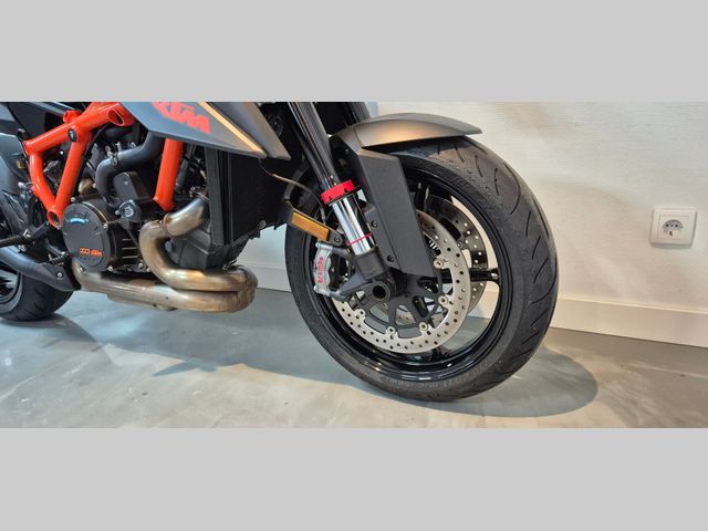 ktm - 1290-super-duke-r