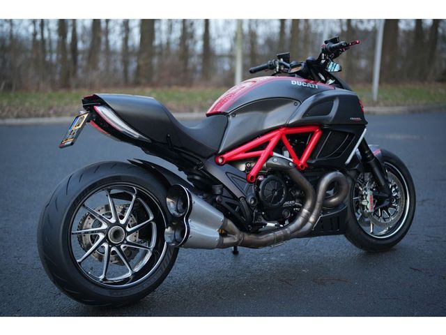 ducati - diavel