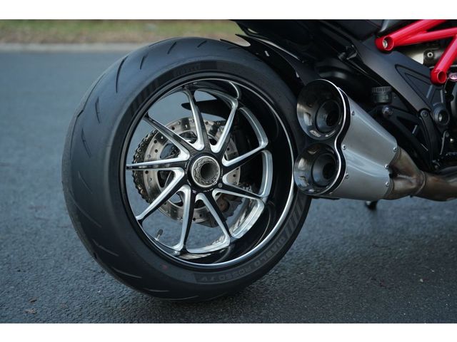 ducati - diavel
