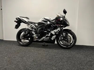 HONDA CBR 600 RR – foto 3