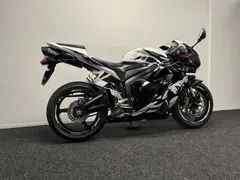 Honda ⭐️⭐️CBR 600 RR⭐️⭐️ 2011 occasion – foto 5 van 24