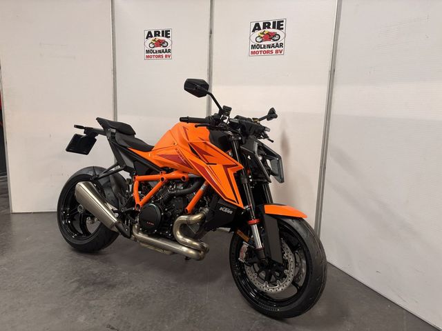 ktm - 1390-super-duke-r