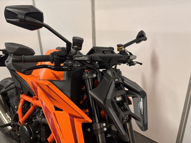 ktm - 1390-super-duke-r