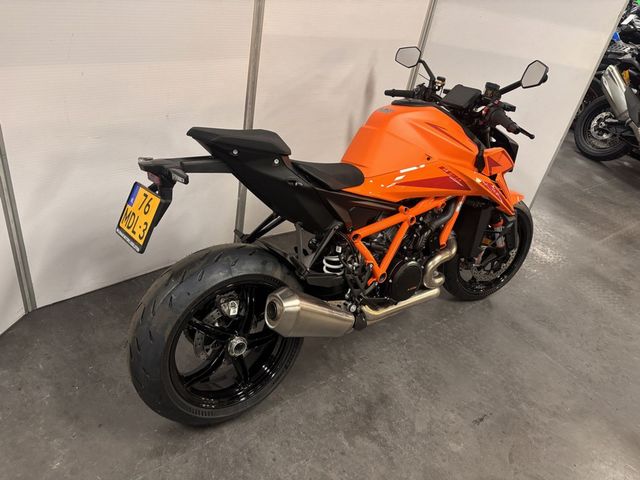 ktm - 1390-super-duke-r
