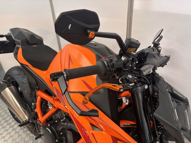 ktm - 1390-super-duke-r