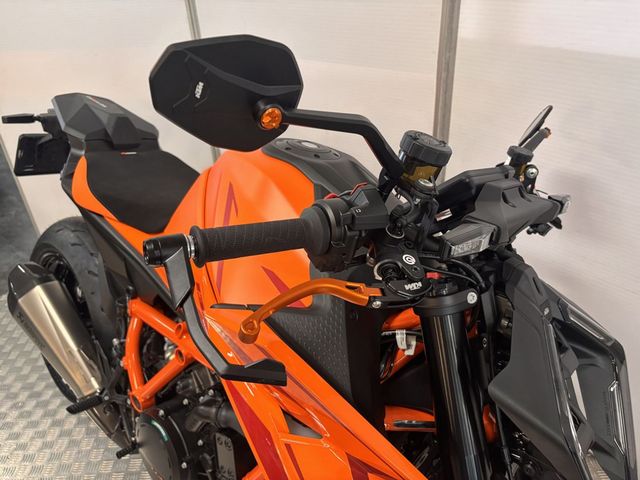 ktm - 1390-super-duke-r