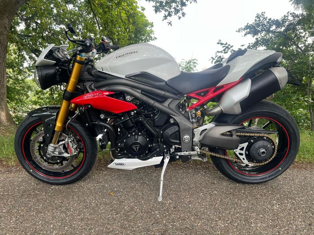 triumph - speed-triple-r